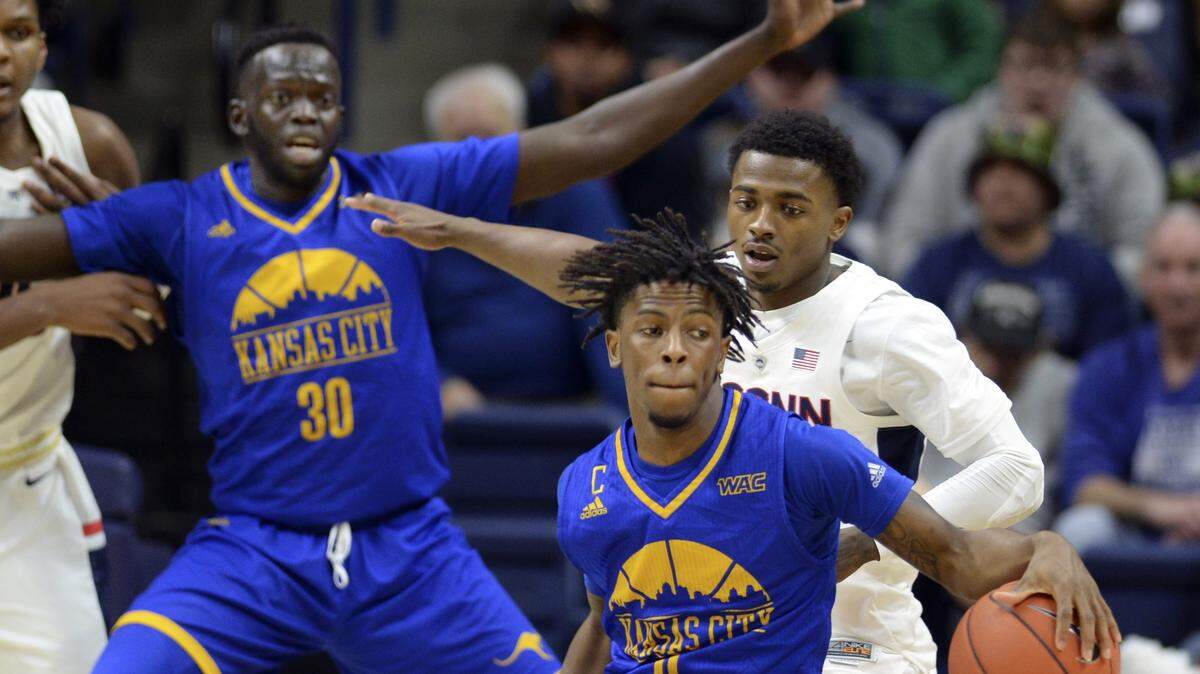 Xavier Bishop (with ball) entered Saturday’s game as UMKC’s leading scorer at 17.2 points per game.