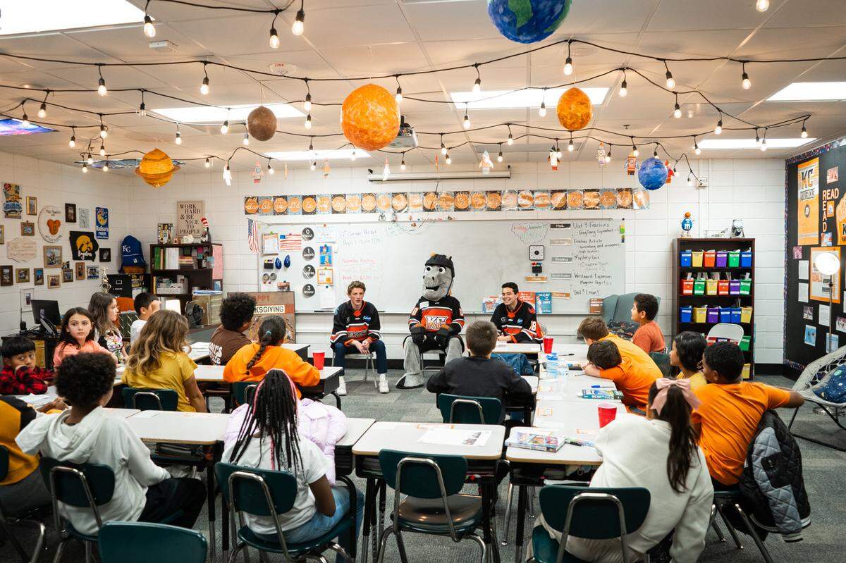 The Kansas City Mavericks have been visiting classrooms as part of the Mac’s Power Play Reading Club initiative.