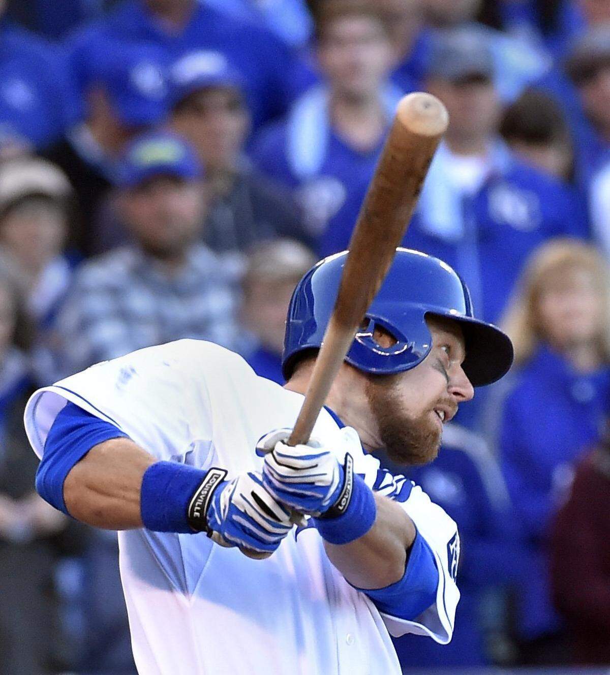 Kansas City Royals second baseman Ben Zobrist singled in the seventh inning to drive in shortstop Alcides Escobar to give the Royals the go-ahead run during Friday’s ALDS baseball game on October 9, 2015 at Kauffman Stadium in Kansas City, Mo.