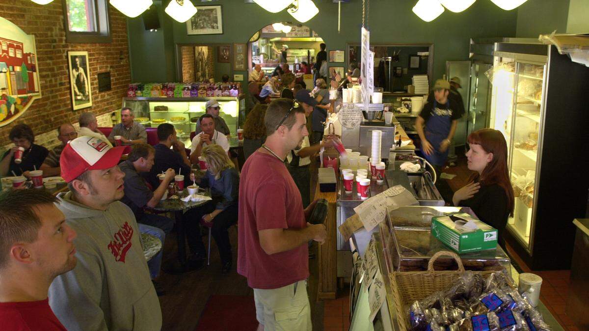 Customers line up at the counter to place their orders at d’Bronx, 3904 Bell St.