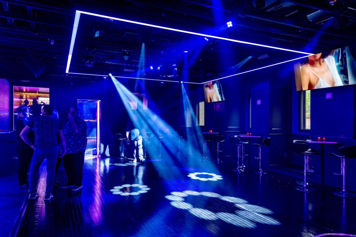In the evenings, The Cube at Fountain Haus became a dance floor with some clever lighting.