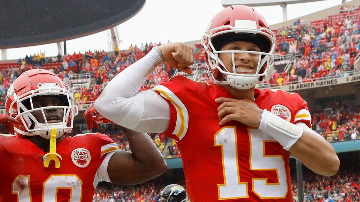 Chiefs quarterback Patrick Mahomes has been working on his flex appeal with trainer Bobby Stroupe for years. Every offseason he seems to return to camp a little more fit.
