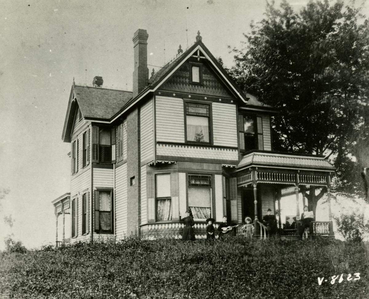 The Wallace family home at 8607 Independence Road (now Wilson Road).