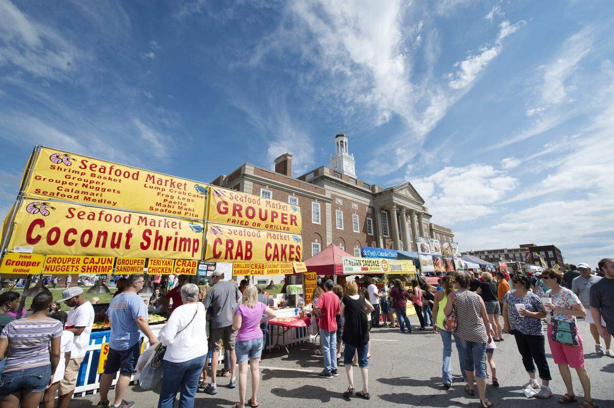 The annual Santa-Cali-Gon Days Festival in Independence draws huge crowds every year.