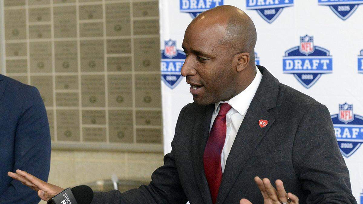 Kansas City’s mayor and city manager still haven’t responded to an open records request, as required by Missouri law.