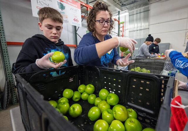 Martin Luther King Jr. honored in day of service in Kansas City ...