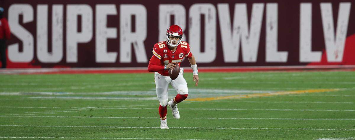 With the Chiefs’ loss to the Tampa Bay Buccaneers in Super Bowl LV last February behind him, quarterback Patrick Mahomes has his eyes on leading the Chiefs to a record of 20-0.