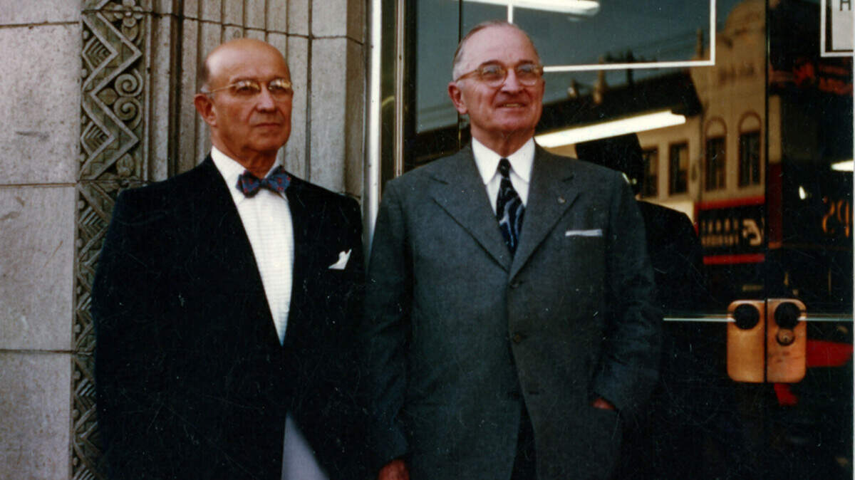 Eddie Jacobson, left, with President Harry S. Truman, whom he helped persuade to support the United Nations’ resolution establishing the state of Israel. “Eddie: The Friendship That Changed History” at the Jewish Community Center’s White Theatre will tell his story.
