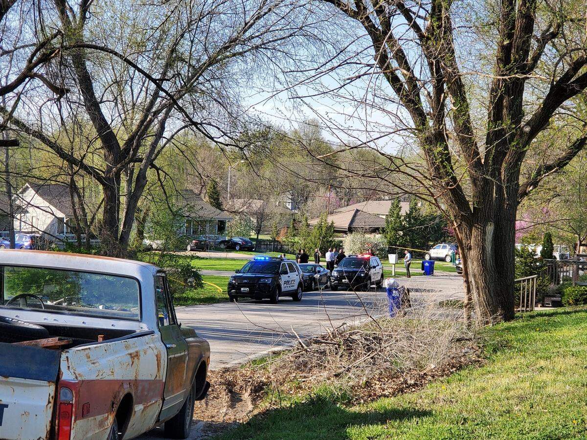 Police responded to a double shooting shortly before 5 p.m. Wednesday at a home in the 100 block of SE Summit Avenue. Officers took one person into custody.&nbsp;