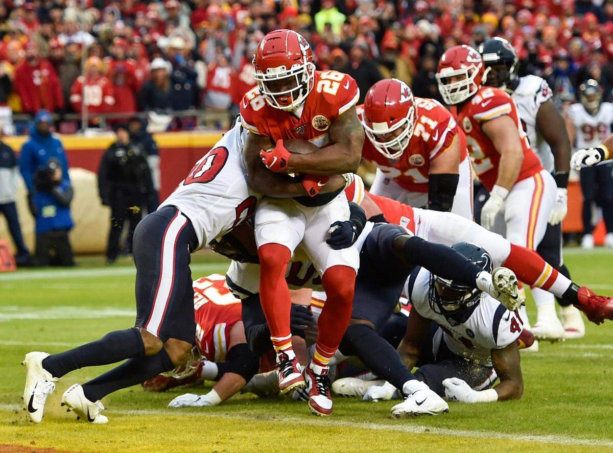 Kansas City Chiefs running back Damien Williams ran in his second touchdown of the third quarter against the Texans.
