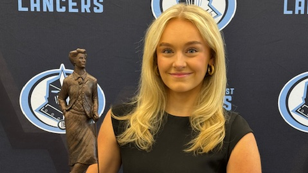 Shawnee Mission East’s Ella Slicker was named the winner of the girls Kenneth Smith Award as the top high school golfer in the Kansas City area on Wednesday, Dec. 3, 2025.