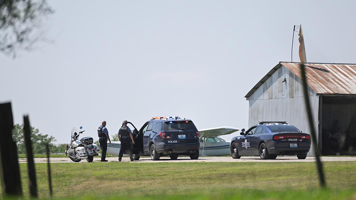 Emergency crews responded to a small airplane crash near Roosterville Airport in the Kansas City’s Northland.