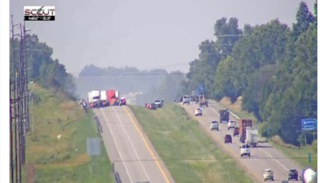 Northbound I-35 closed near Kansas City after multi-vehicle crash causes injury