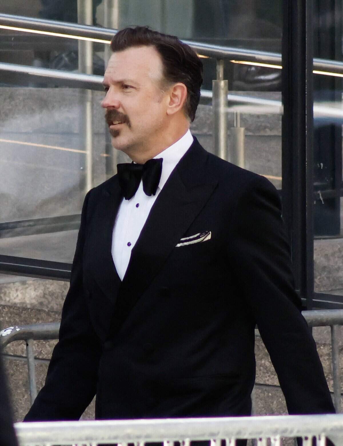 Jason Sudeikis arrives at Madison Square Garden Friday for the wedding of Taylor Swift and Travis Kelce.