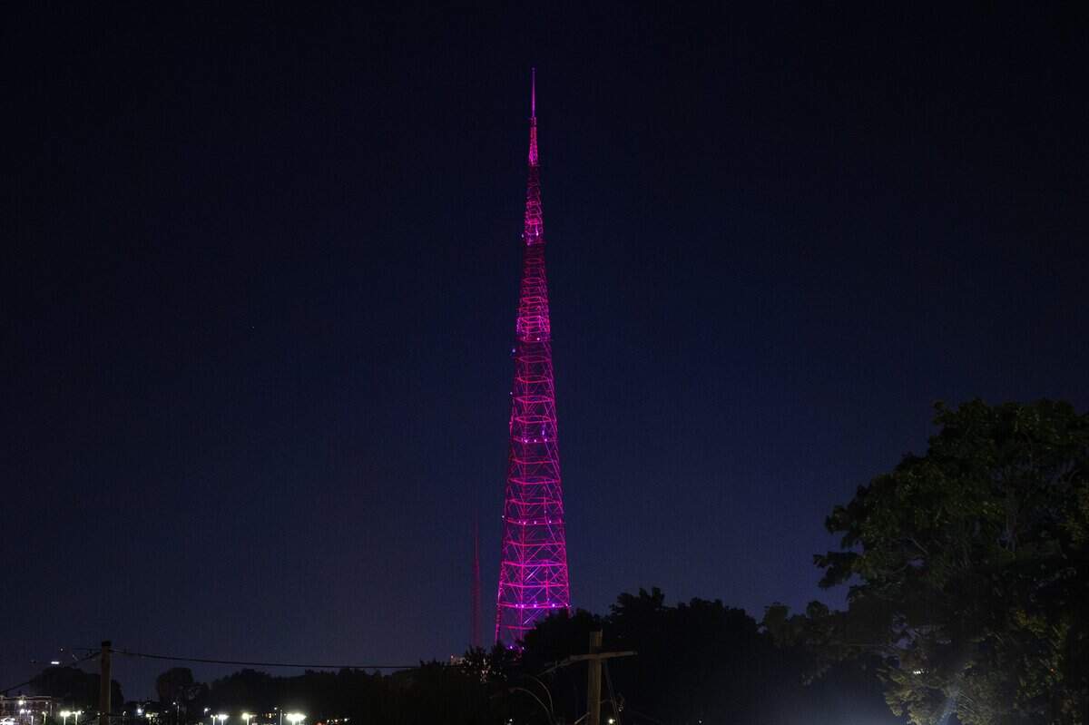 The KCTV Tower, as well as several buildings on the Kansas City skyline, was lit in pink to honor Roan during her Visions of Damsels and Other Dangerous Things tour stop here.
