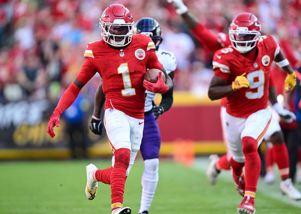 Kansas City Chiefs wide receiver Xavier Worthy (1) hustles along for a 35-yard-long run in the second quarter against the Baltimore Ravens on Sunday, Sept. 28, 2025, at GEHA Field at Arrowhead Stadium.
