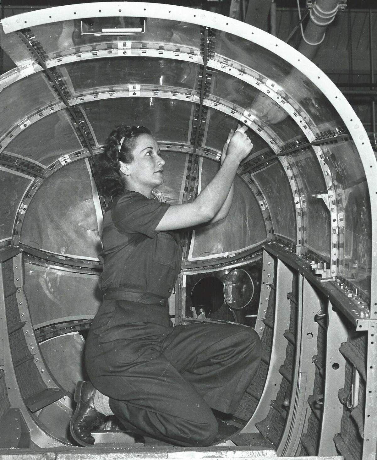 A ÒRosieÓ helped assemble an airplane at the North American Aviation Fairfax plant during WWII.