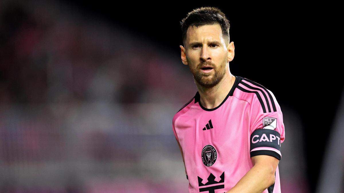 Inter Miami CF forward Lionel Messi (10) looks on during the second half against the Colorado Rapids at Chase Stadium.
