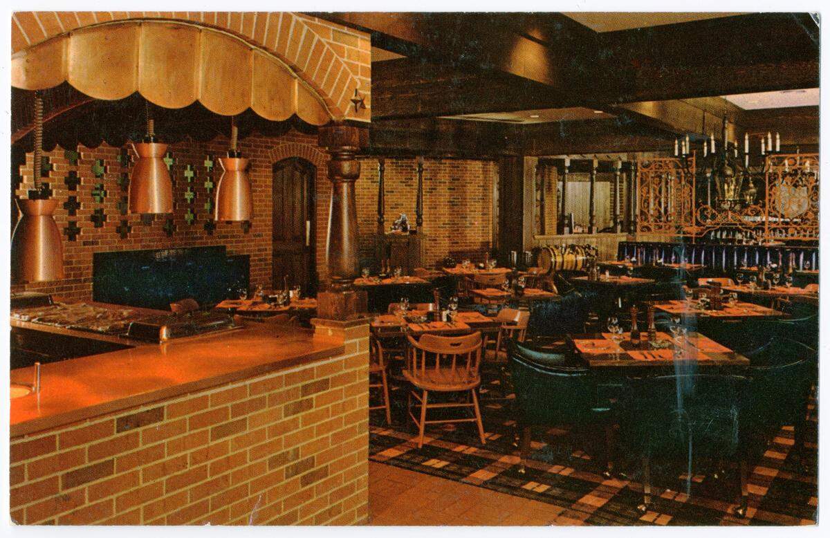 Postcard of The Four Winds dining room.