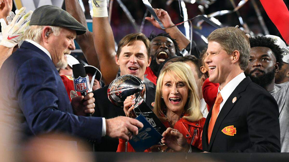 Kansas City Chiefs owner Clark and Norma Hunt celebrate after defeating the San Francisco 49ers in Super Bowl LIV at Hard Rock Stadium in Miami Gardens, Flordia, on Feb 2, 2020.