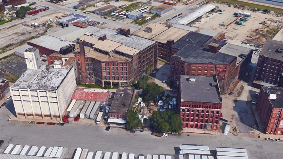 Several historic warehouses in the West Bottoms will be converted into lofts, with a ground-floor restaurant and retail space.