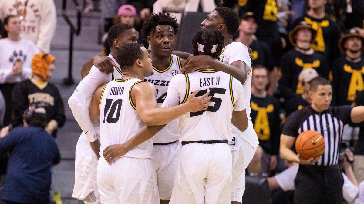 Missouri’s Kobe Brown, center, huddles with teammates during the second half of an NCAA college basketball game against Mississippi State Tuesday, Feb. 21, 2023, in Columbia, Mo. Missouri won 66-64.