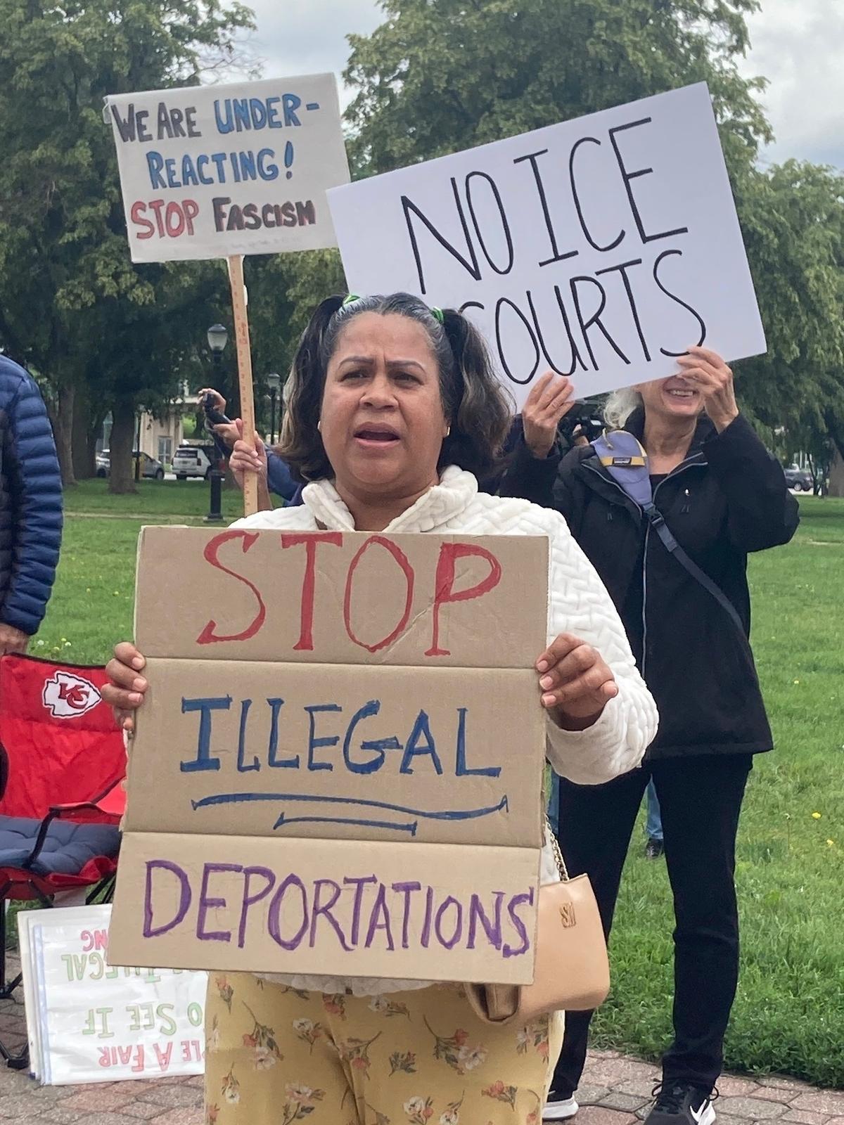 Aracely Mendoza protested outside federal Immigration Court in Kansas City on Tuesday, May 27.