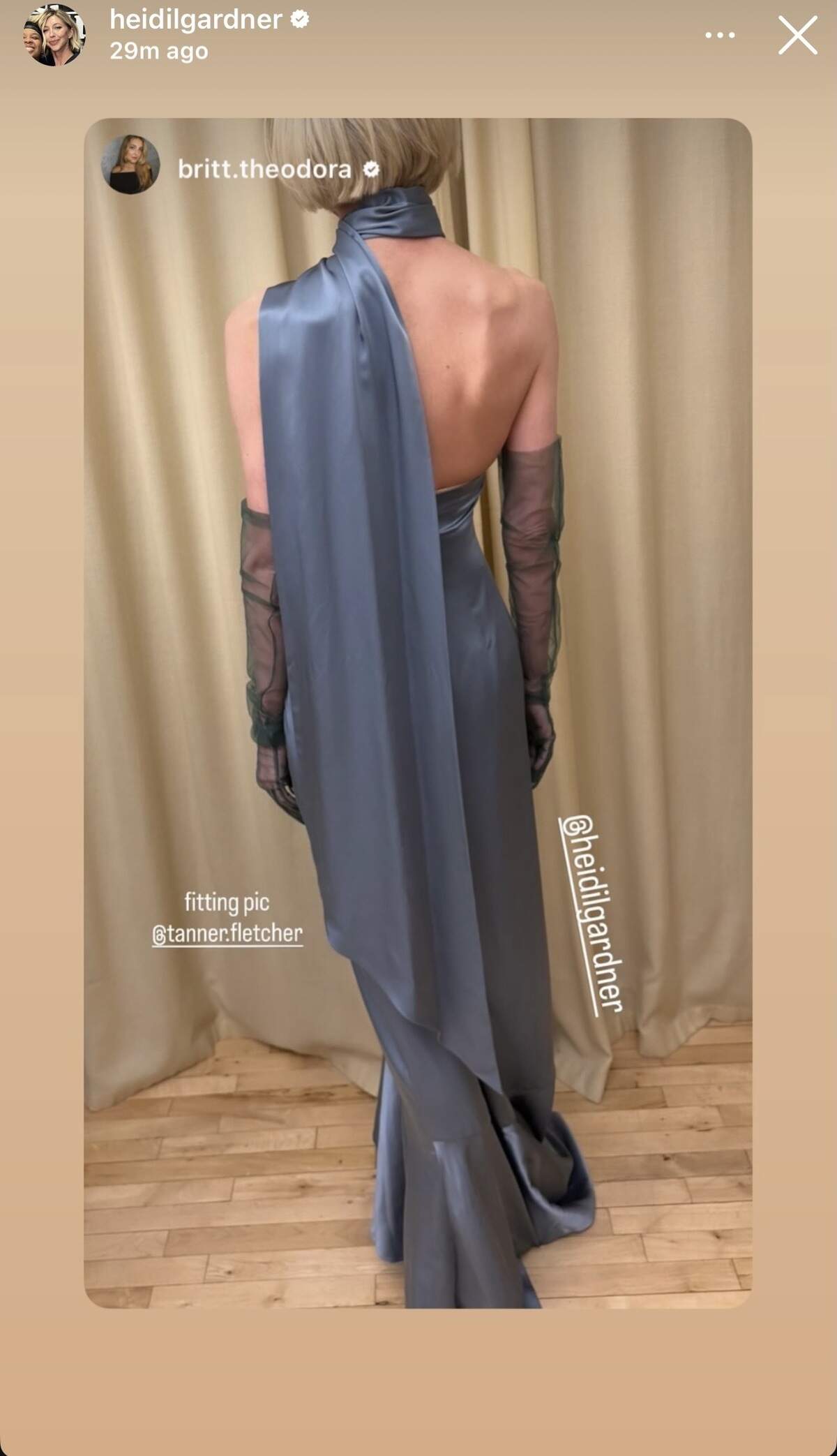 The back of Heidi Gardner’s gown was eye-catching.