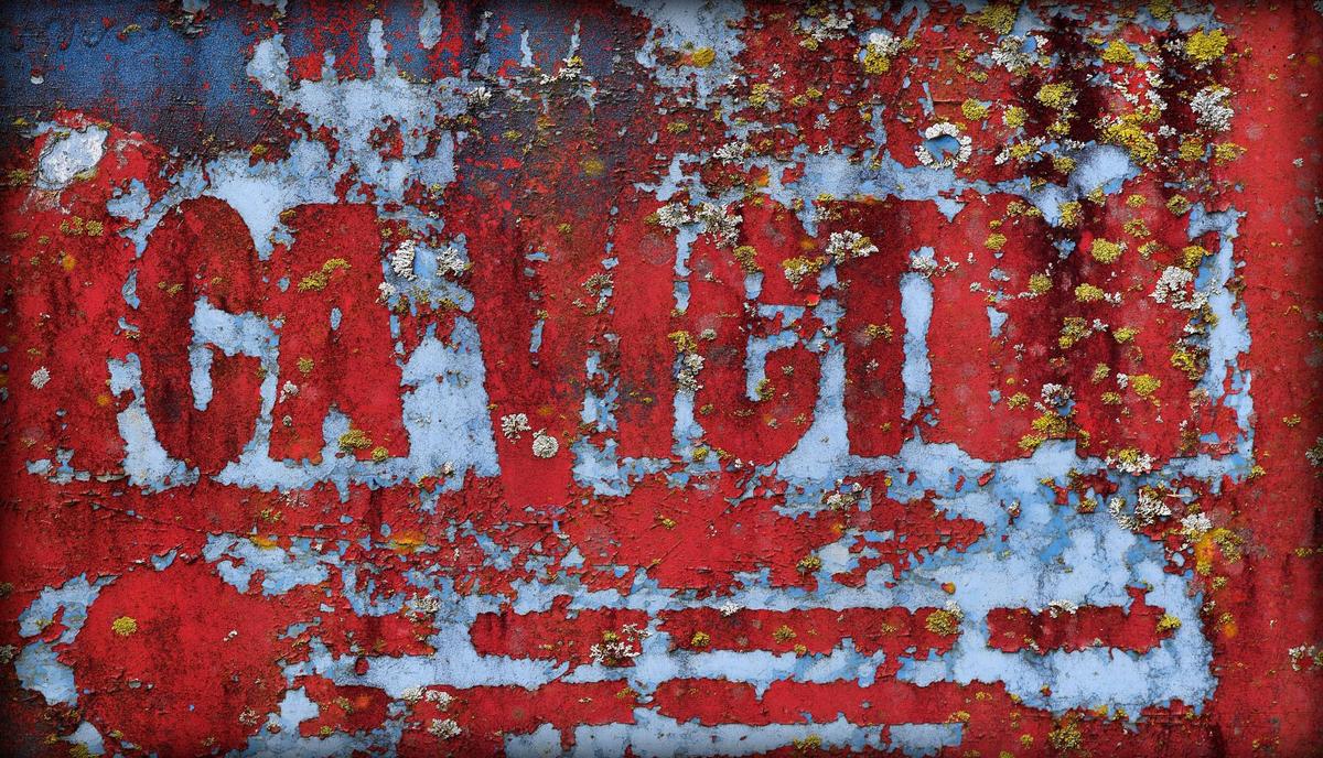 There were just enough clues left on the aging paint of 1957 bus to lead Josh Hunter and his wife Danielle to the father and son who used the van for their television repair business in the early 1960’s.