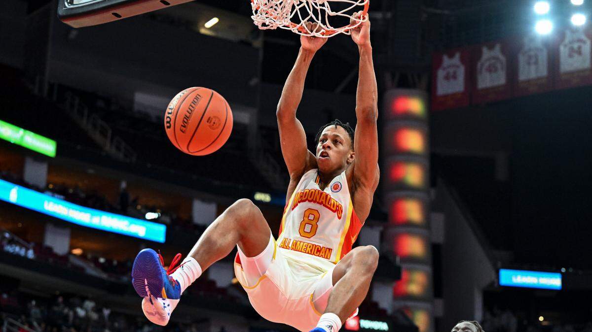McDonald’s All-American East guard Elmarko Jackson, who is headed to KU for college, dunks the ball during the second half against the McDonald’s All-American West team at Houston’s Toyota Center on March 28, 2023.