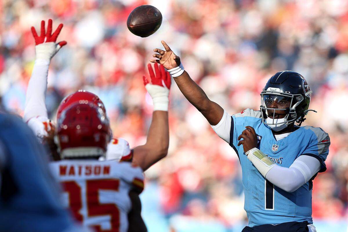 Kansas City Chiefs cornerback Jaylen Watson gets his hands up as Tennessee quarterback Cam Ward passes the football during an NFL Week 16 game at Nissan Stadium in Nashville, Tennessee on Sunday, Dec. 21, 2025.