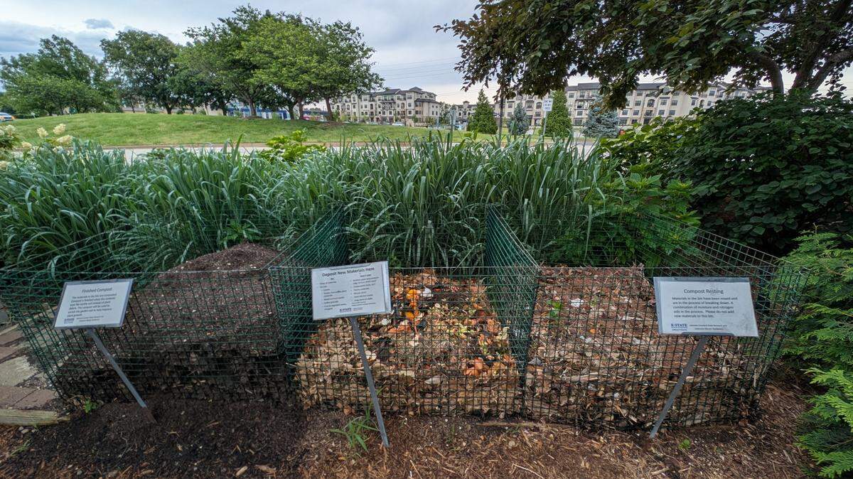 Passive composting is a straightforward process. It involves collecting the same materials used in active composting, a pile at least 3’ x 3’ in size: entirely dead brown carbon organic matter and green nitrogen-rich organic matter.