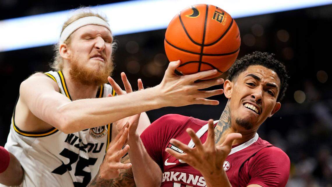 Missouri Tigers basketball falls to Arkansas Razorbacks, team’s 8th straight loss