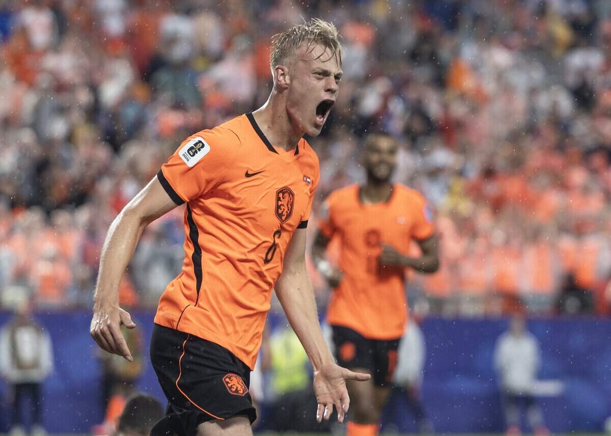 Netherlands defender Jan Paul van Hecke (6) celebrates a goal on a corner kick against Tunisia during a FIFA World Cup group-stage soccer match at Kansas City (Arrowhead) Stadium in Kansas City on Thursday, June 25, 2026.