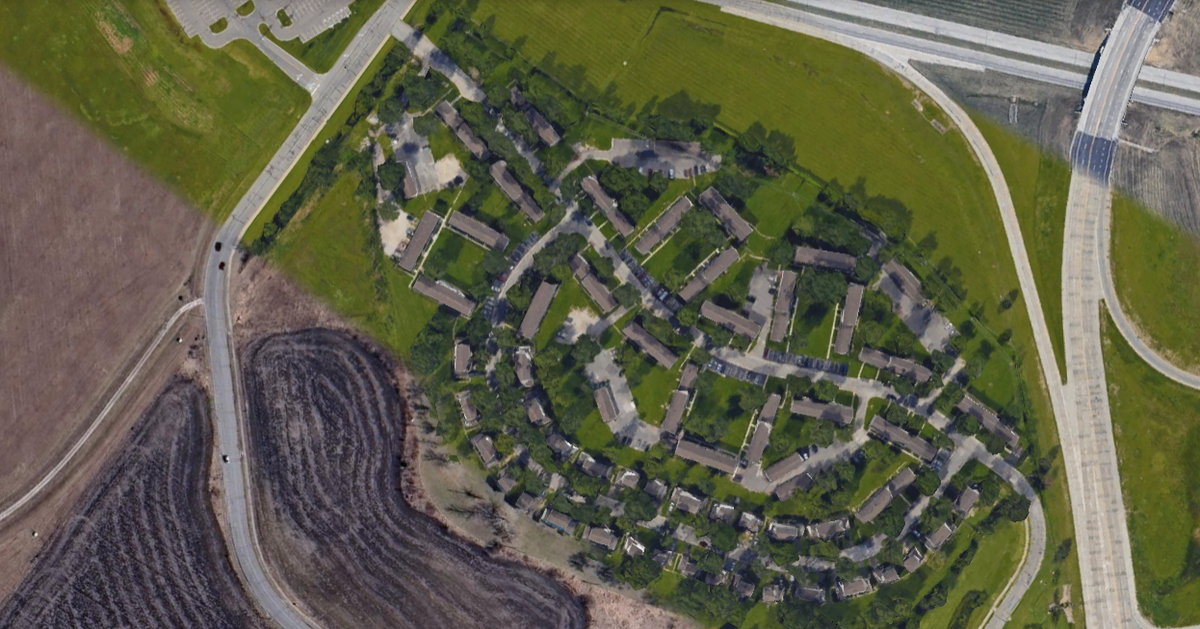 Google Earth screenshot overhead of the Aspen Place Apartments.