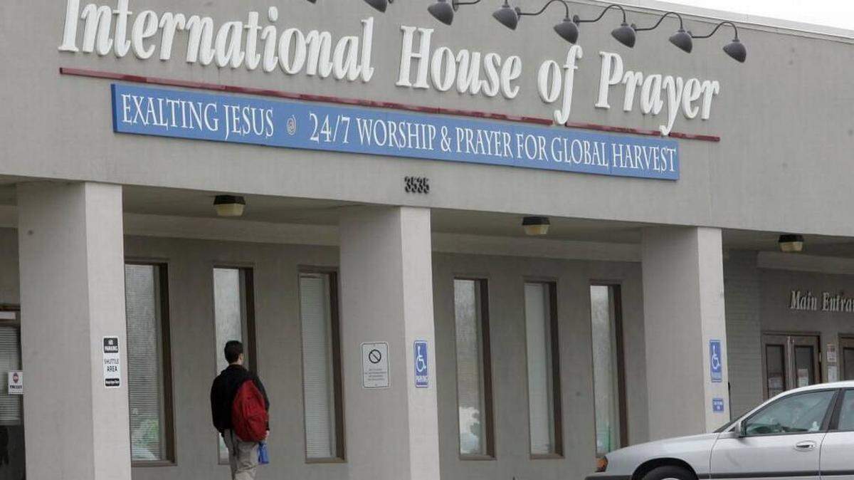 Brad Tebbutt, who in recent years has been running a ministry at the International House of Prayer for people in their 50s, is on leave following allegations that he abused a woman in California three decades ago when he was a youth pastor.