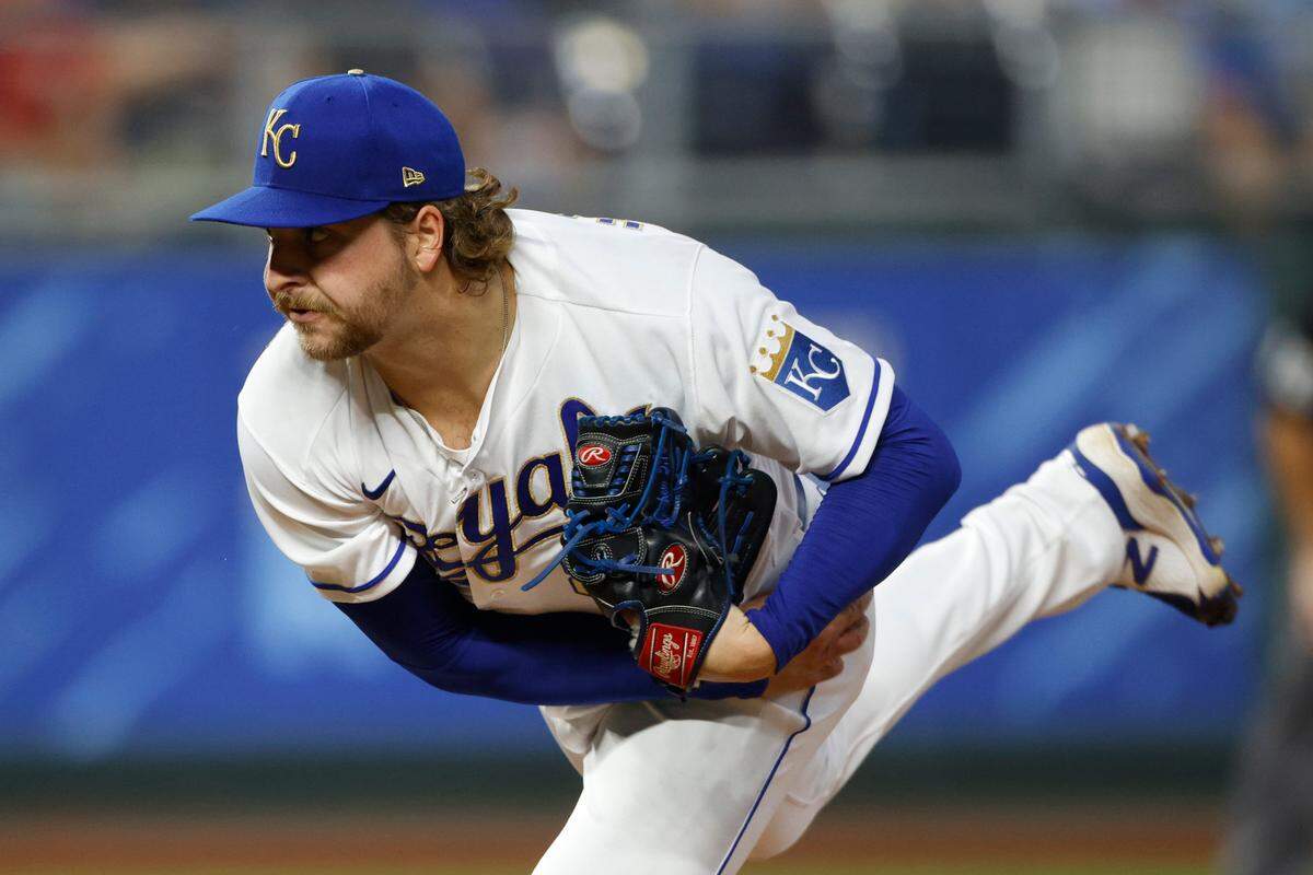 Kansas City Royals pitcher Jon Heasley delivers to a Minnesota Twins batter during the first inning at Kauffman Stadium in Kansas City, Mo., Friday, Oct. 1, 2021.