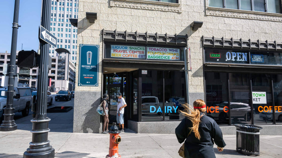 Five months after the landlord moved to evict Downtown Market on Grand, it’s still in business.