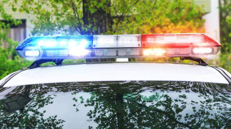 Driver dies after car crashed into tree at south Kansas City residence