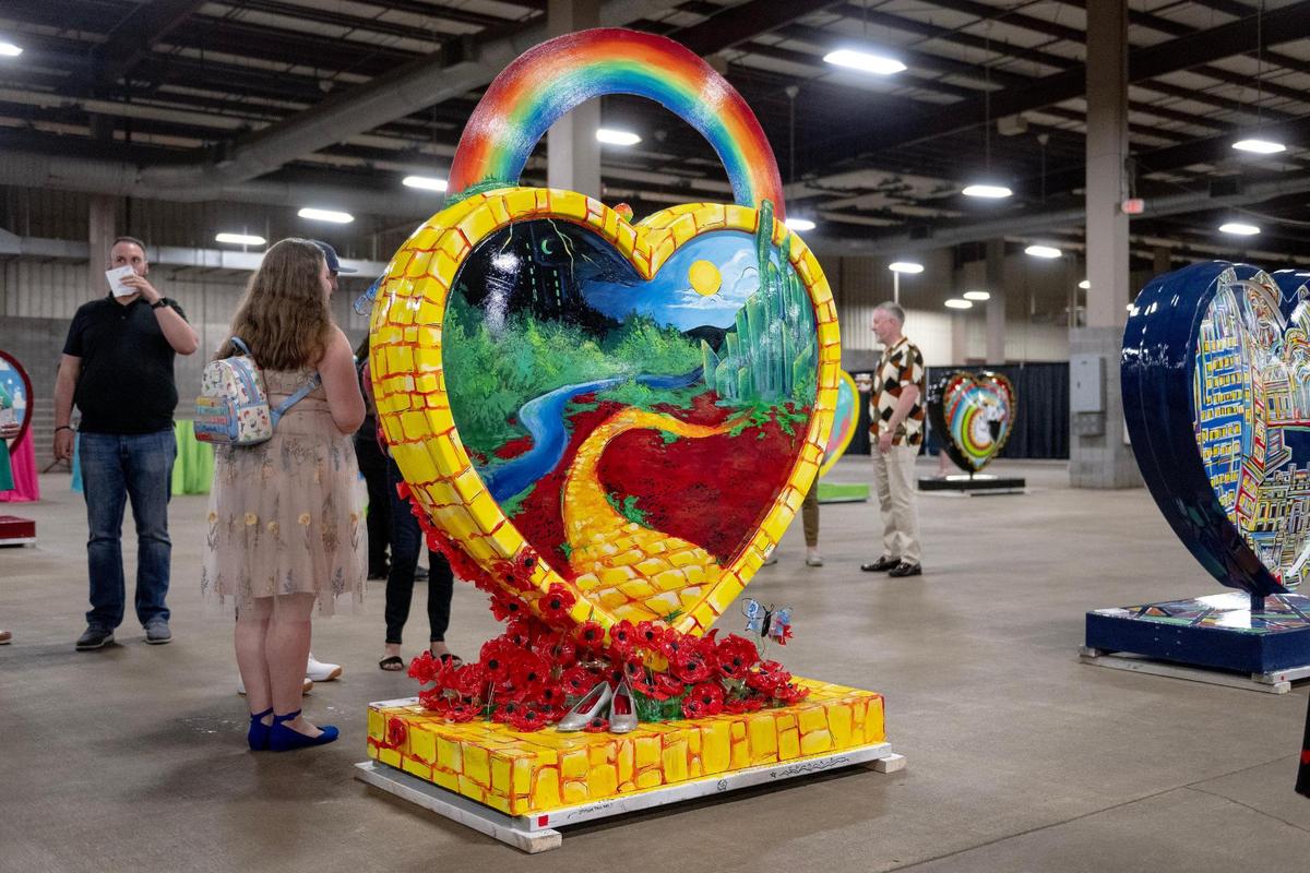 “Somewhere Over the Rainbow” by artist Gwynevere Buie is one of 40 hearts that make up the 2023 season of The Parade of Hearts.