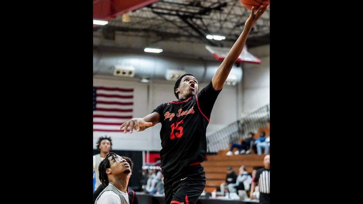 Zavion Pauley shoots a layup during Raytown South’s 55-43 win in the Jewell Holiday Classic high school basketball tournament at William Jewell College in Liberty on Saturday, Dec. 28, 2024.