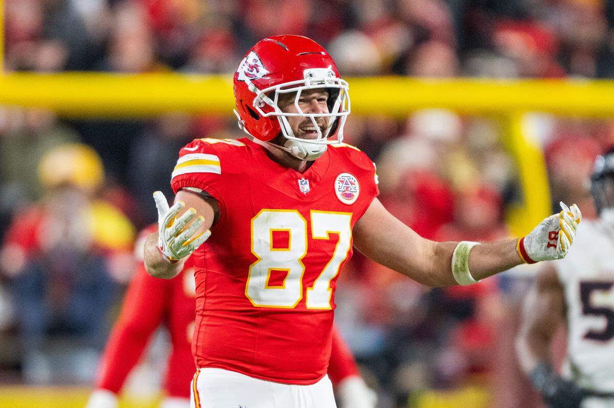 Kansas City Chiefs tight end Travis Kelce (87) objects to a call from the referees during the second half of the Chiefs game vs. the Houston Texans on Sunday, December 7, 2025, at GEHA Field at Arrowhead Stadium.