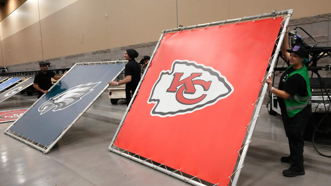 National poll finds Eagles are a slight favorite over Chiefs in most U.S. demographics