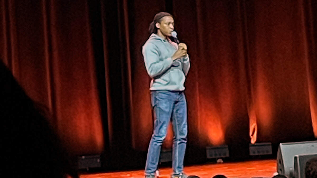 The stand-up comedian brought entertaining storytelling instead of D.C. drama to the Midland.