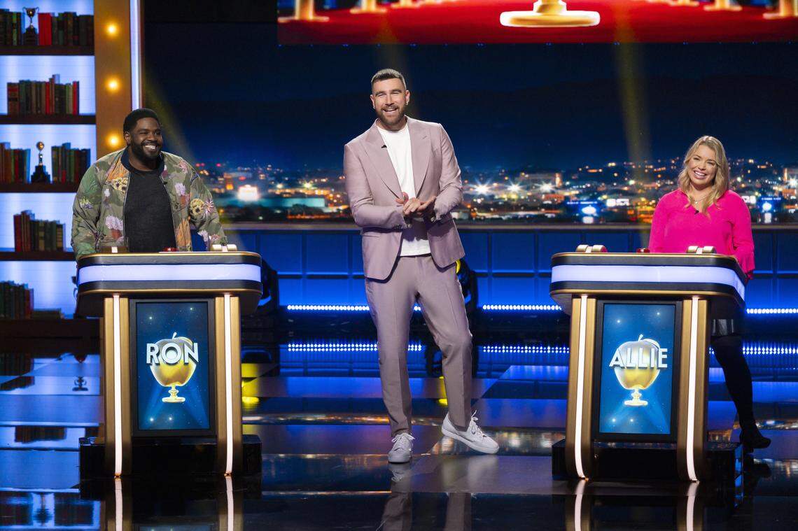 Chiefs tight end Travis Kelce on the set of “Are You Smarter Than A Celebrity?”