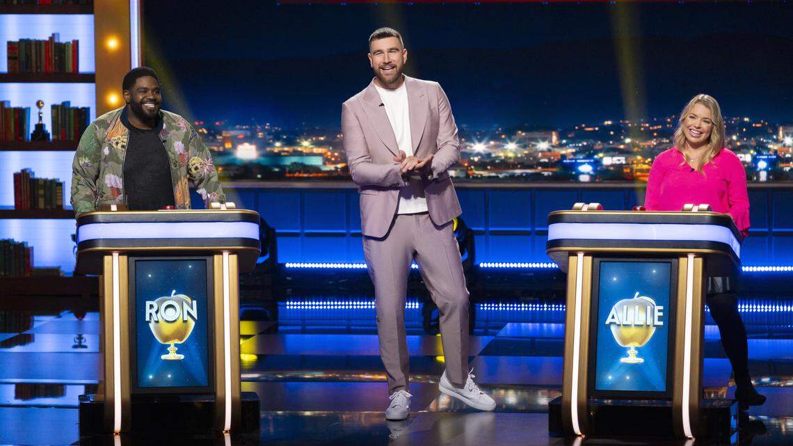 Chiefs tight end Travis Kelce on the set of “Are You Smarter Than A Celebrity?”