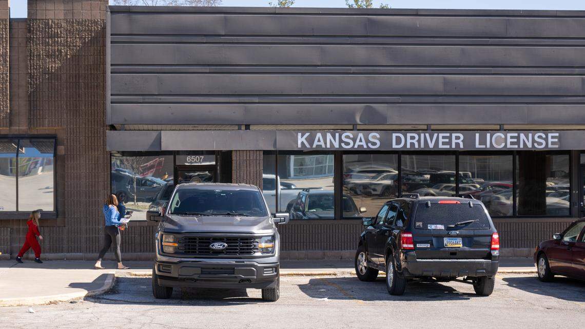 What happens if you drive without a valid license in Kansas?
