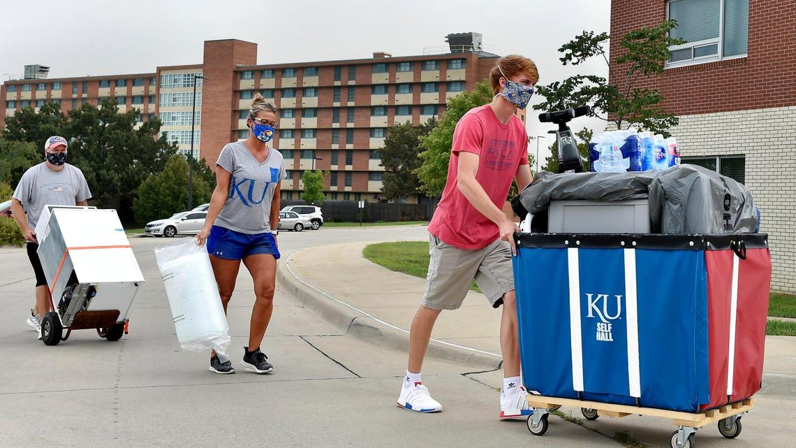 Masks, small classes, no parties. How colleges plan to keep students safe from COVID