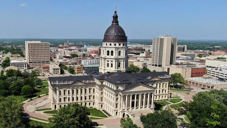 Kansas lawmakers vote to police bathrooms in public buildings — without comment