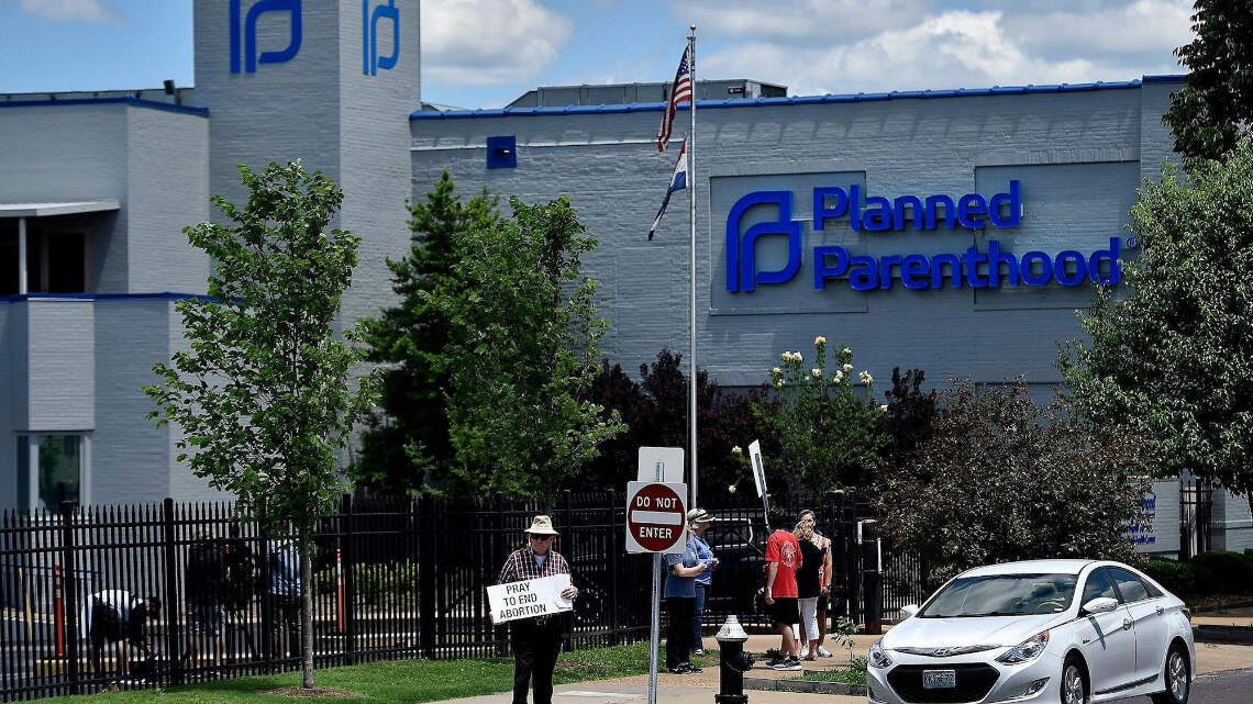 Missouri improperly denied license to sole abortion clinic, administrative judge rules